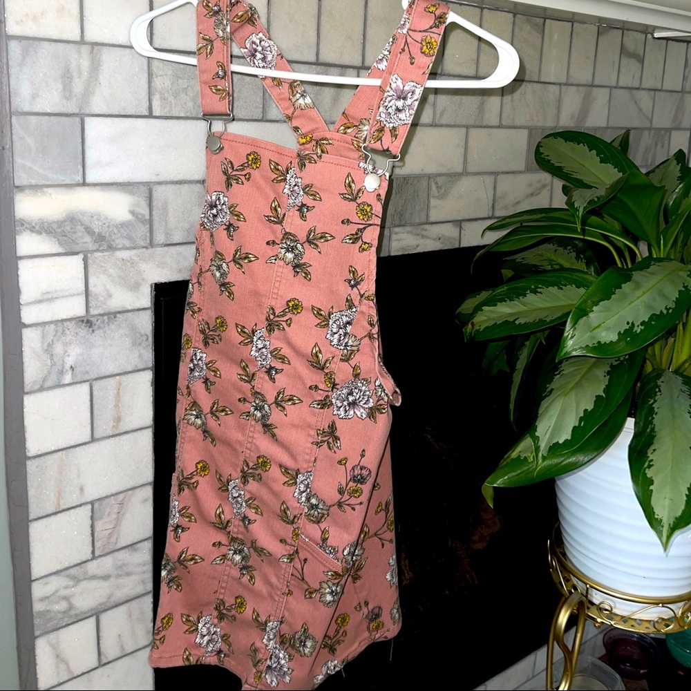 Overall dress 💗🌿